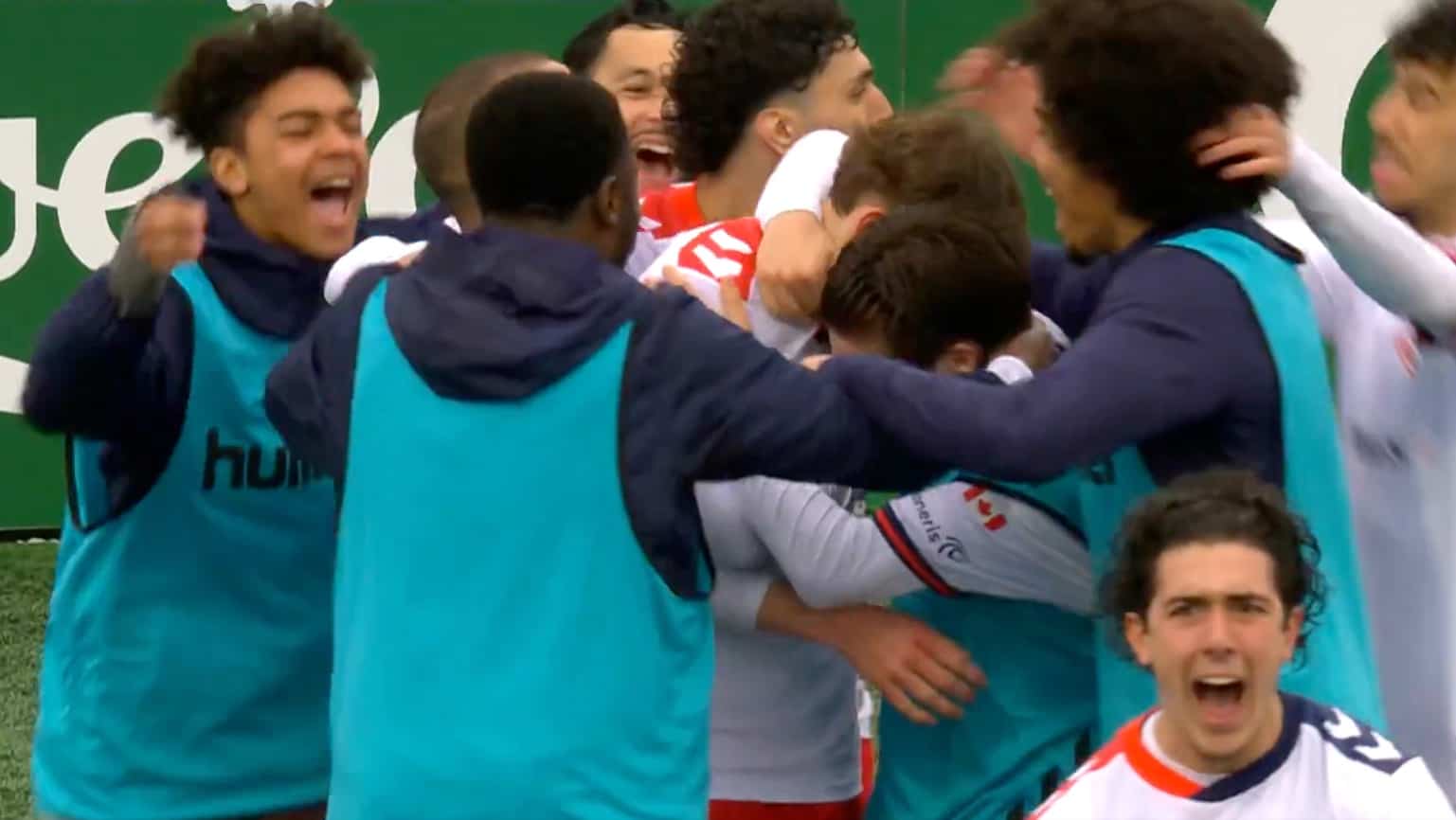 Le Supra arrache une victoire émotive pour son baptême du feu