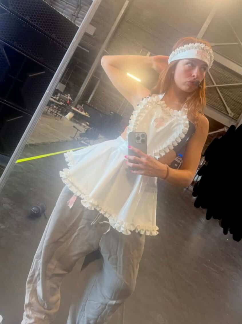 Image principale de l'article Elle joue les «catwoman» en tenue légère