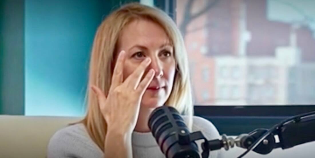 Intelligence artificielle: des images de Mélanie Maynard modifiées et une fausse journaliste chez Hollywood PQ