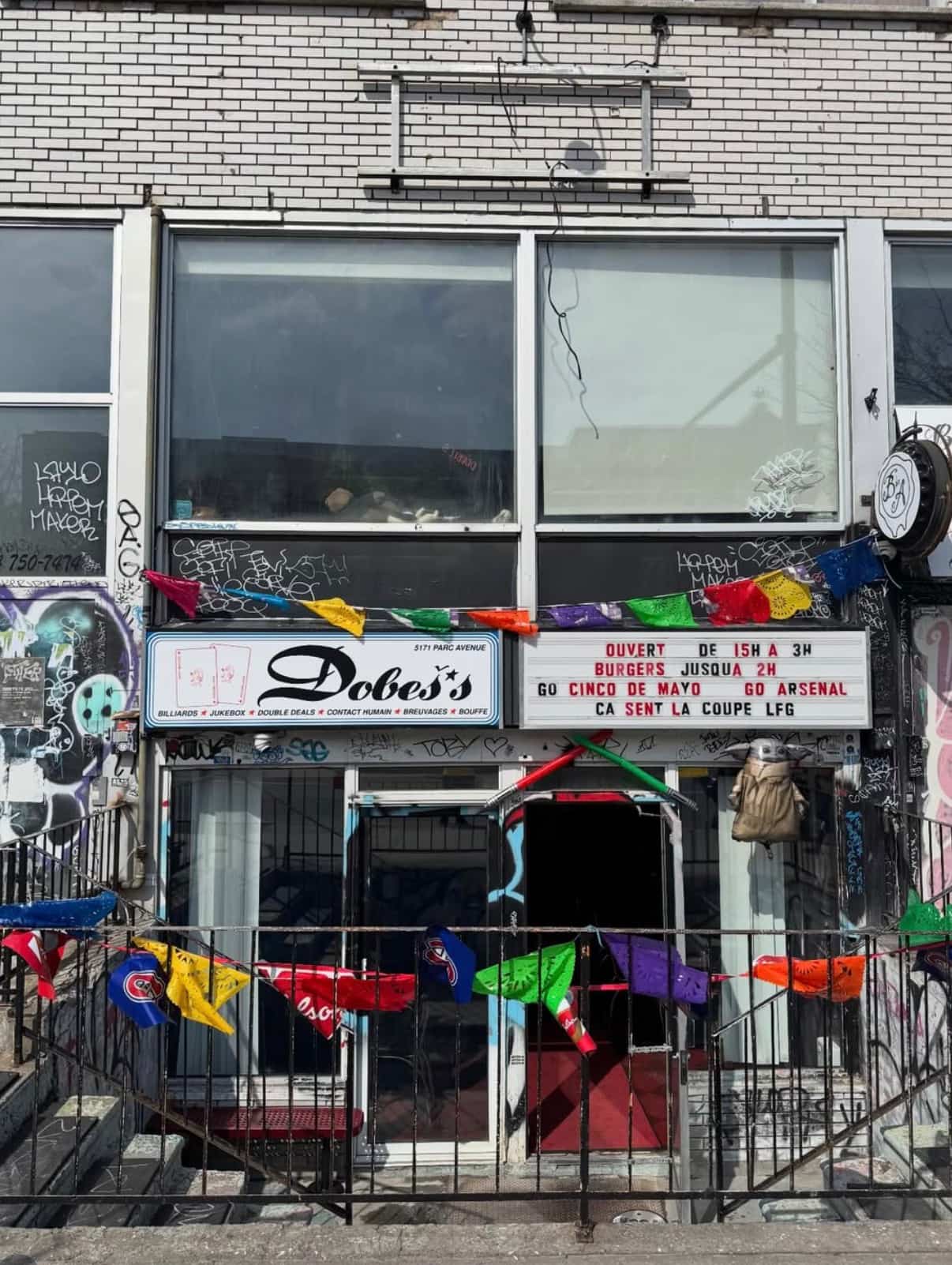 Image principale de l'article Un bar du Mile-End change son nom pour Dobeš 