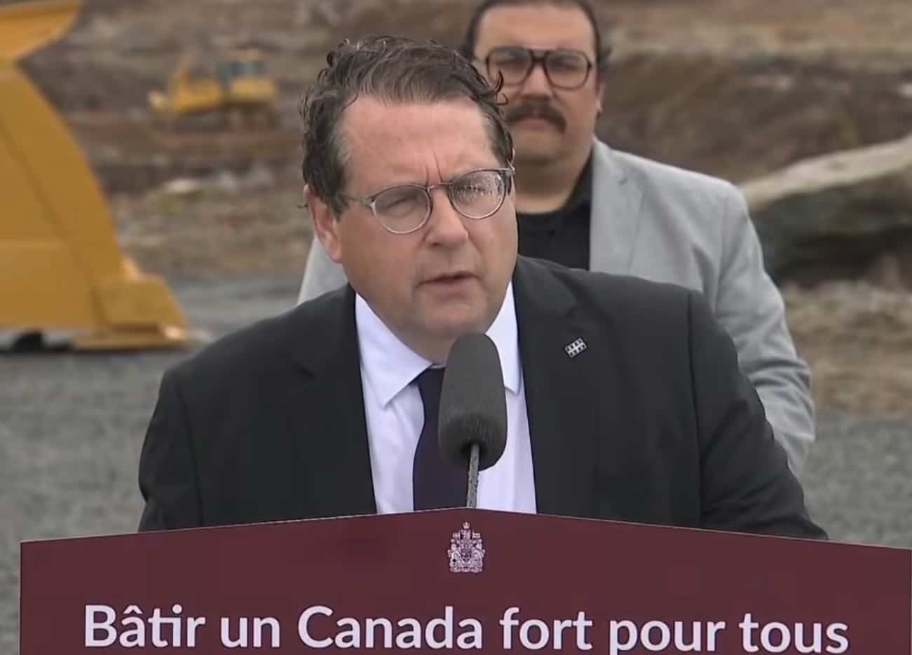 L’entente sur Churchill Falls était « gagnante-gagnante », maintient Bernard Drainville