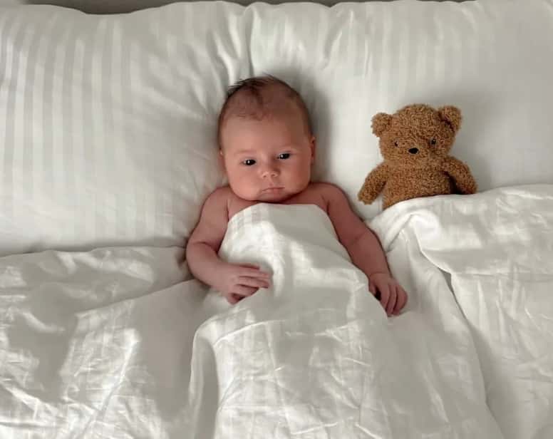 Voici les prénoms de bébé les plus populaires au Québec en 2025 et il y a une grosse surprise