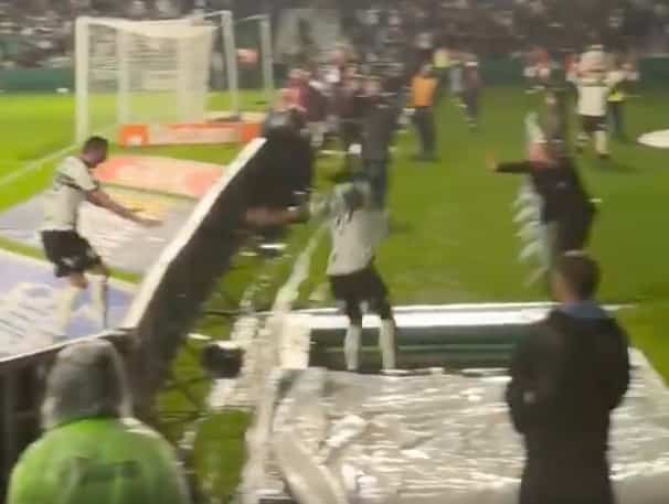 Une célébration de but qui tourne mal au Brésil devient virale