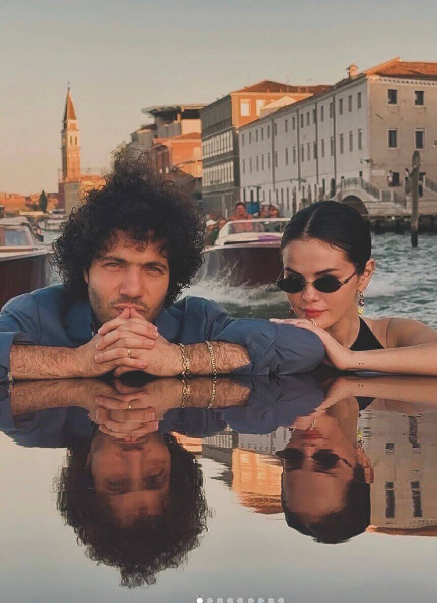 Benny Blanco partage une vidéo risquée de Selena Gomez au soleil et devient viral