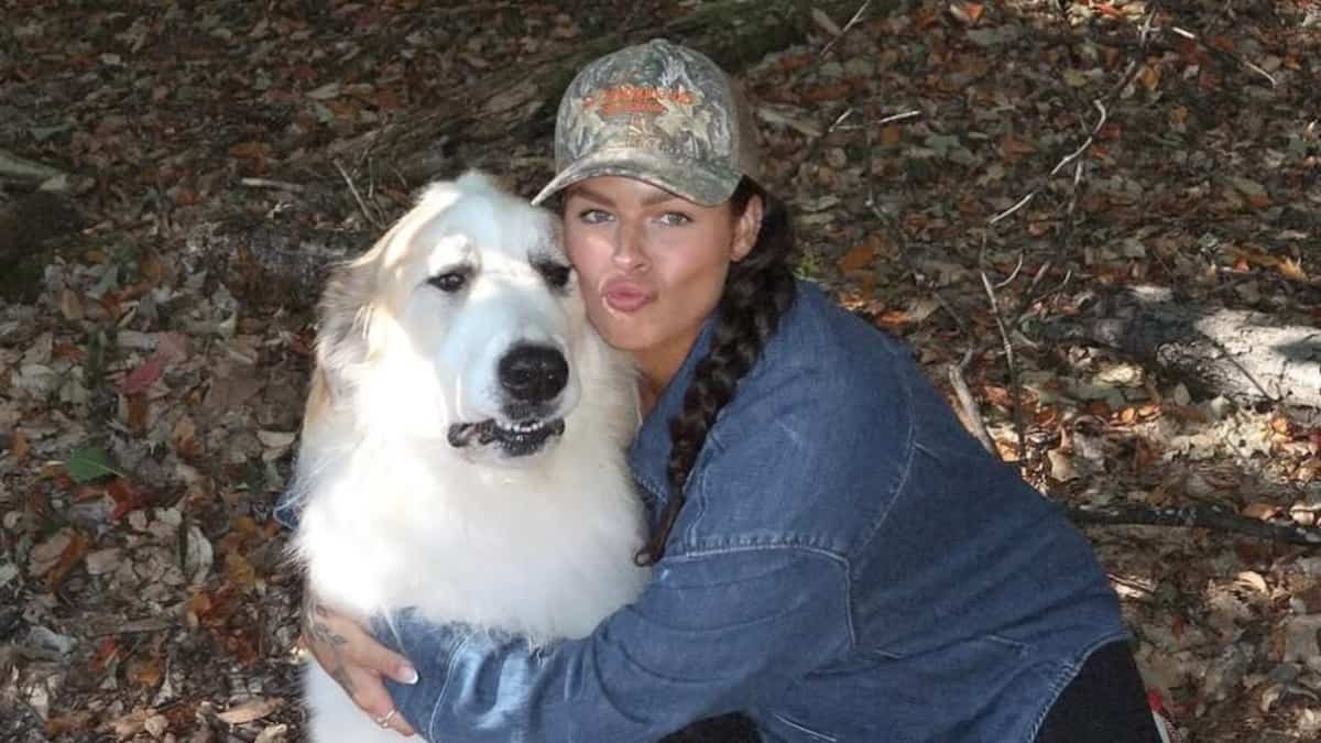 Alanis Désilets annonce avec émotion le décès de son chien