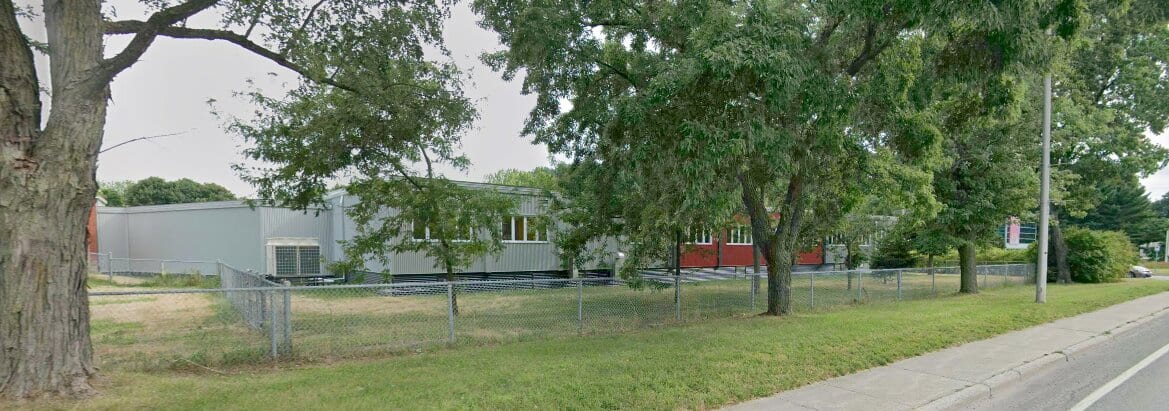 Québec refile la hausse des tarifs douaniers aux entrepreneurs pour une nouvelle école