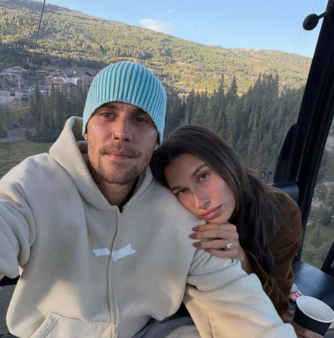 Justin Bieber souligne 8 ans de mariage avec Hailey Bieber et évoque de «nouveaux départs»