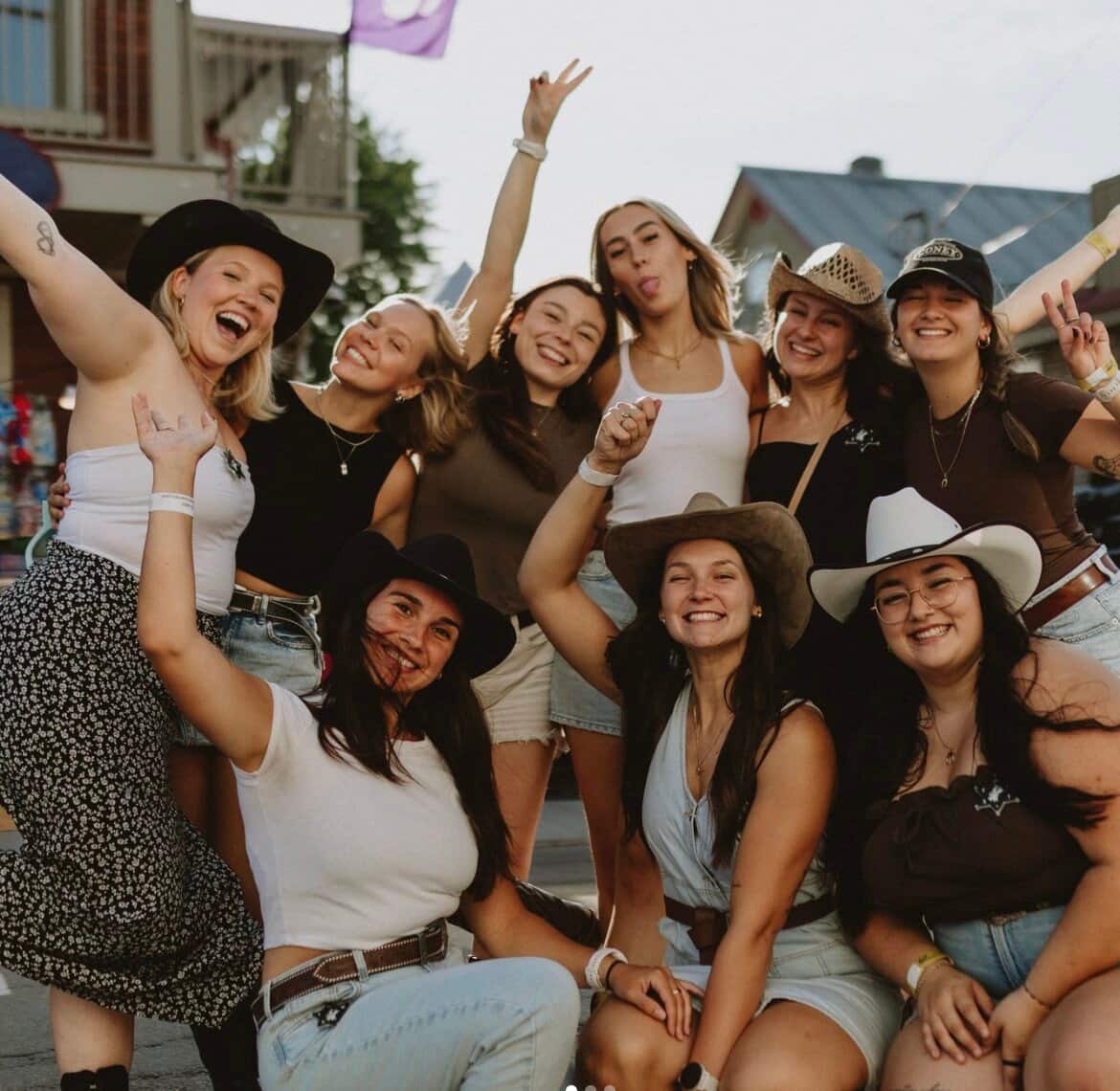 Une festivalière piquée à son insu au Festival western de St-Tite : son témoignage inquiète