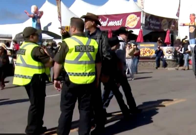 Six individus blessés par une voiture lors du Festival Western de Saint-Tite