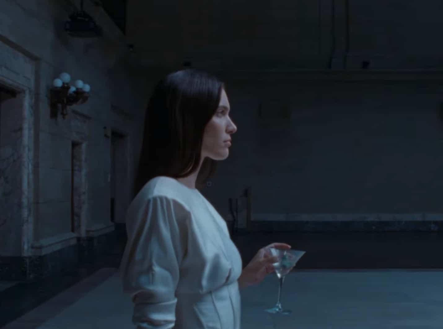 Charlotte Cardin dévoile deux versions de sa nouvelle chanson et un premier clip