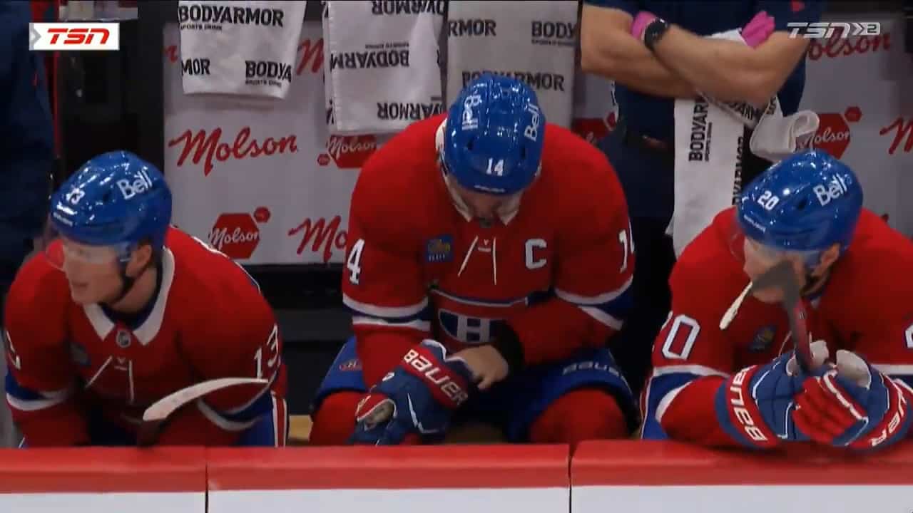 Absence de plusieurs semaines pour le capitaine du Canadien: voyez à quel moment Nick Suzuki semble s’être blessé
