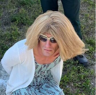 Il vole un bateau et se d&eacute;guise en femme pour &eacute;chapper aux policiers