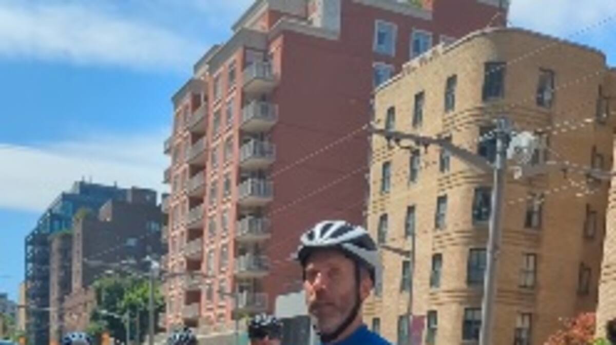 Sa fille atteinte du cancer, il traverse le Canada à vélo pour la cause