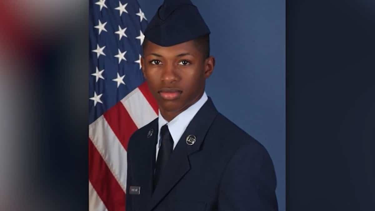 Un policier américain limogé après avoir tué un militaire noir; la famille réclame des poursuites pénales