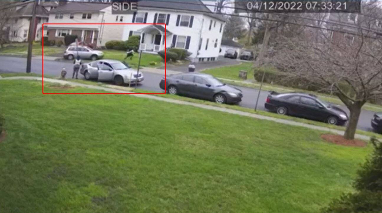 Il heurte volontairement une pi&eacute;tonne deux fois avec sa voiture