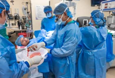 Greffe de rein &eacute;veill&eacute;e: un patient assiste &agrave; sa propre op&eacute;ration