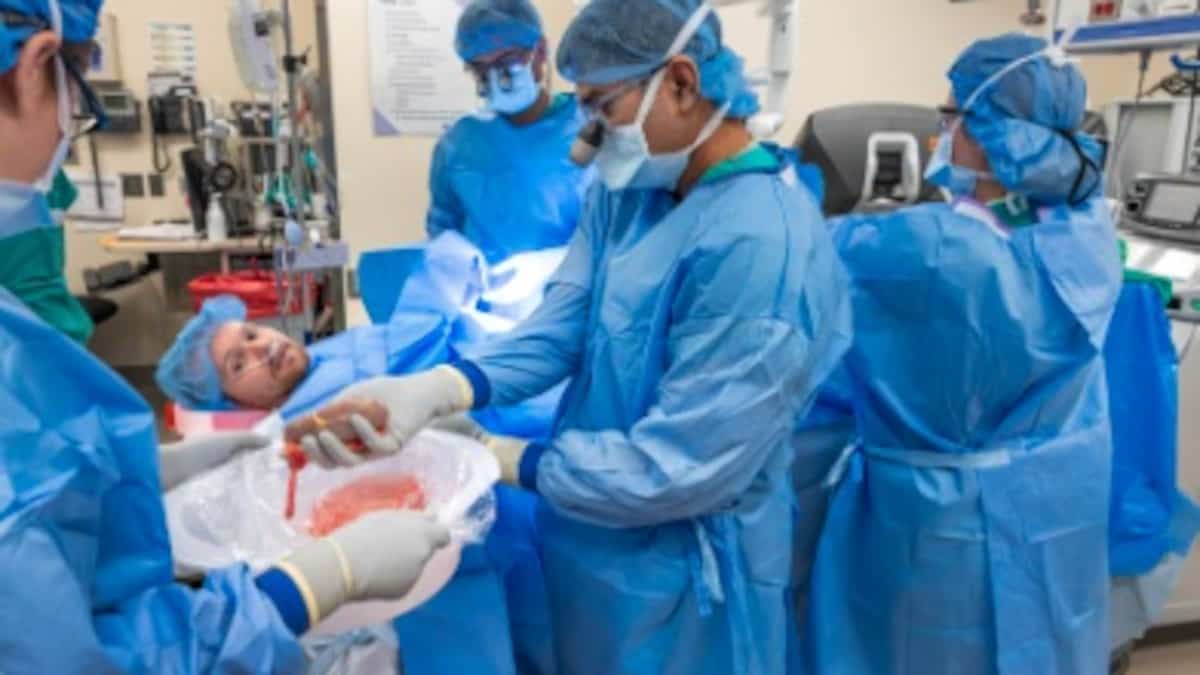 Greffe de rein éveillée: un patient assiste à sa propre opération