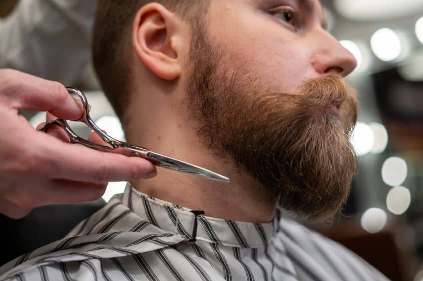 Pourquoi les cheveux poussent-ils sans limite? 