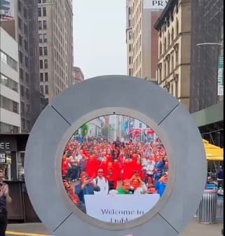 Pornographie et seins flash&eacute;s: un portail en direct entre Dublin et New York ferm&eacute; temporairement