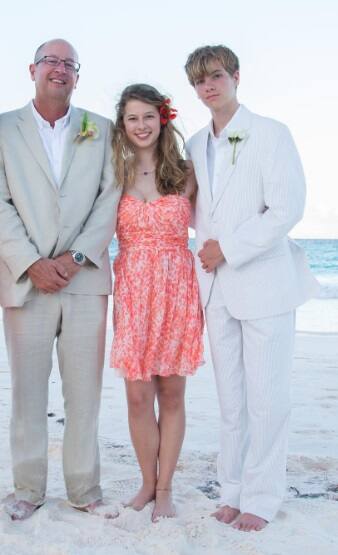 Plane crashes in midair: Baton Rouge surgeon and two children killed