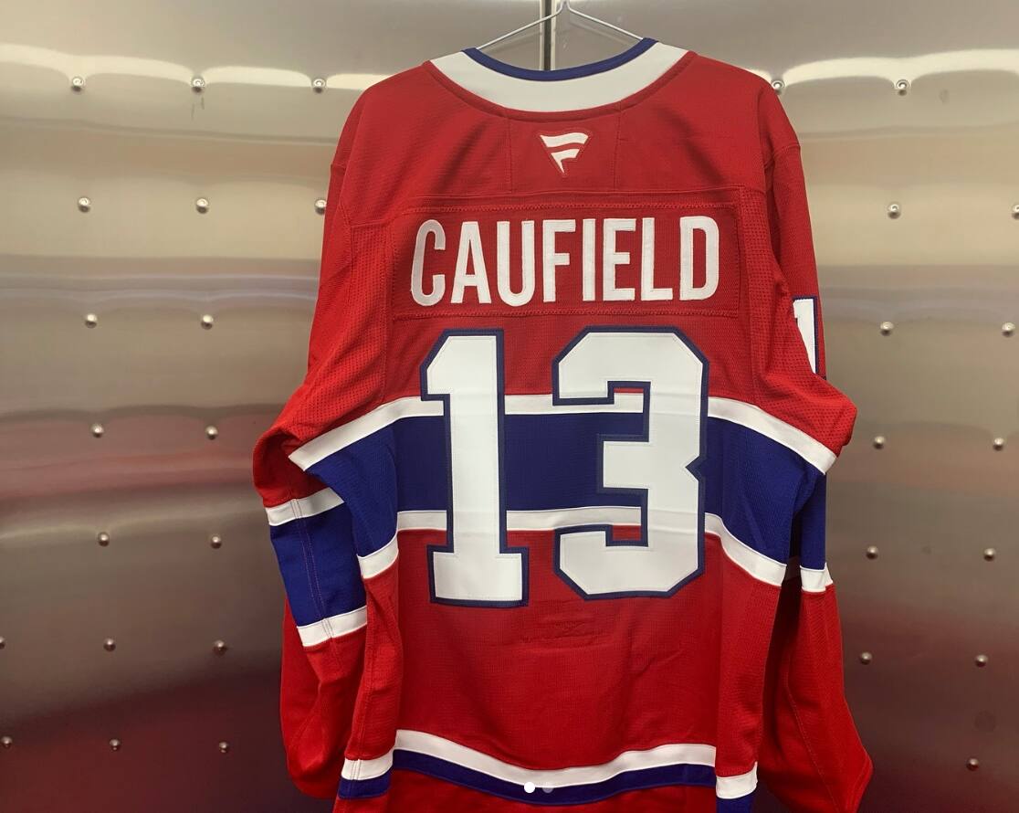 Canadien: Cole Caufield change de num&eacute;ro pour honorer Johnny Gaudreau
