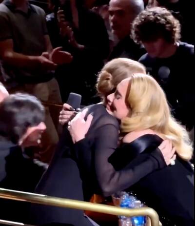 Dos divas llorando: Adele en brazos de Celine Dion en el Ceasars Palace