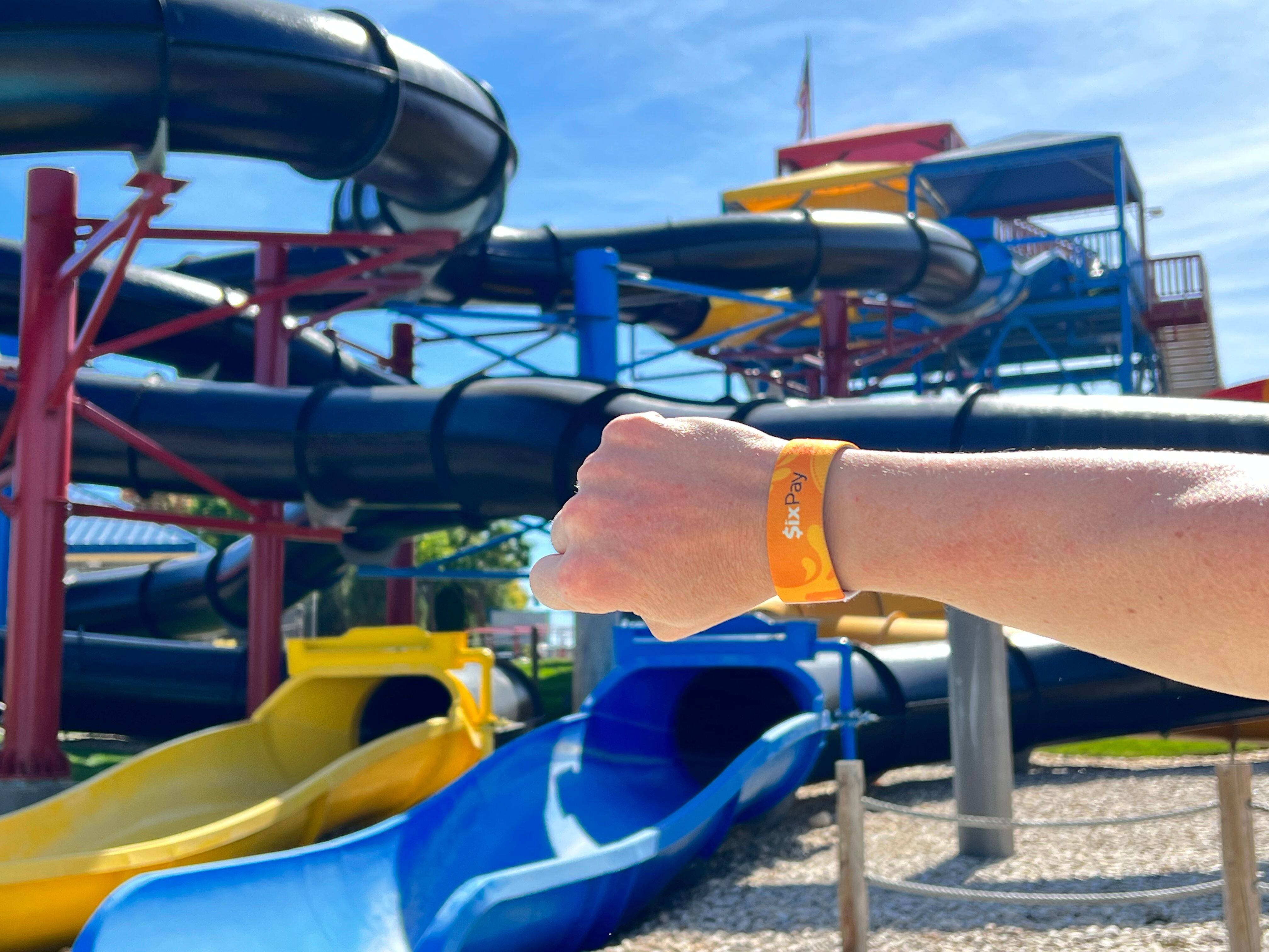 Une techno qu&eacute;b&eacute;coise s&eacute;duit le g&eacute;ant am&eacute;ricain Six Flags