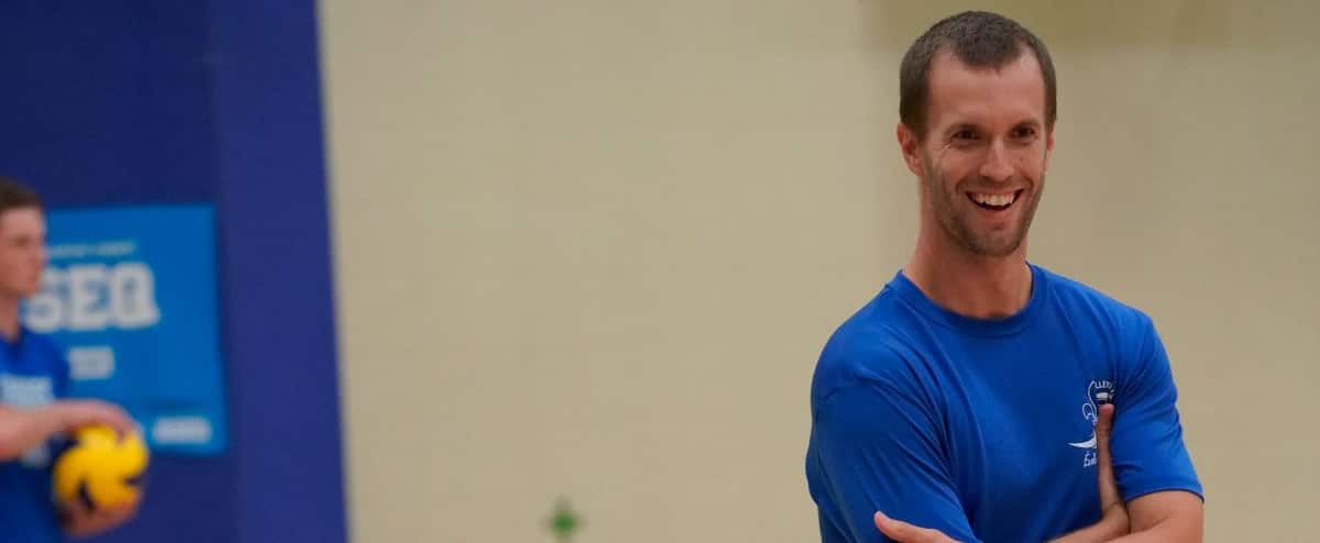 Voleibol feminino: Olivier Foucher leva o destino de Rouge et Or Voleibol feminino: Olivier Foucher leva o destino de Rouge et Or