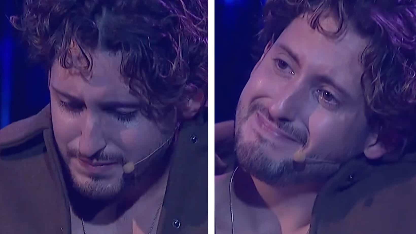 Il craque quand son père vient chanter pour lui