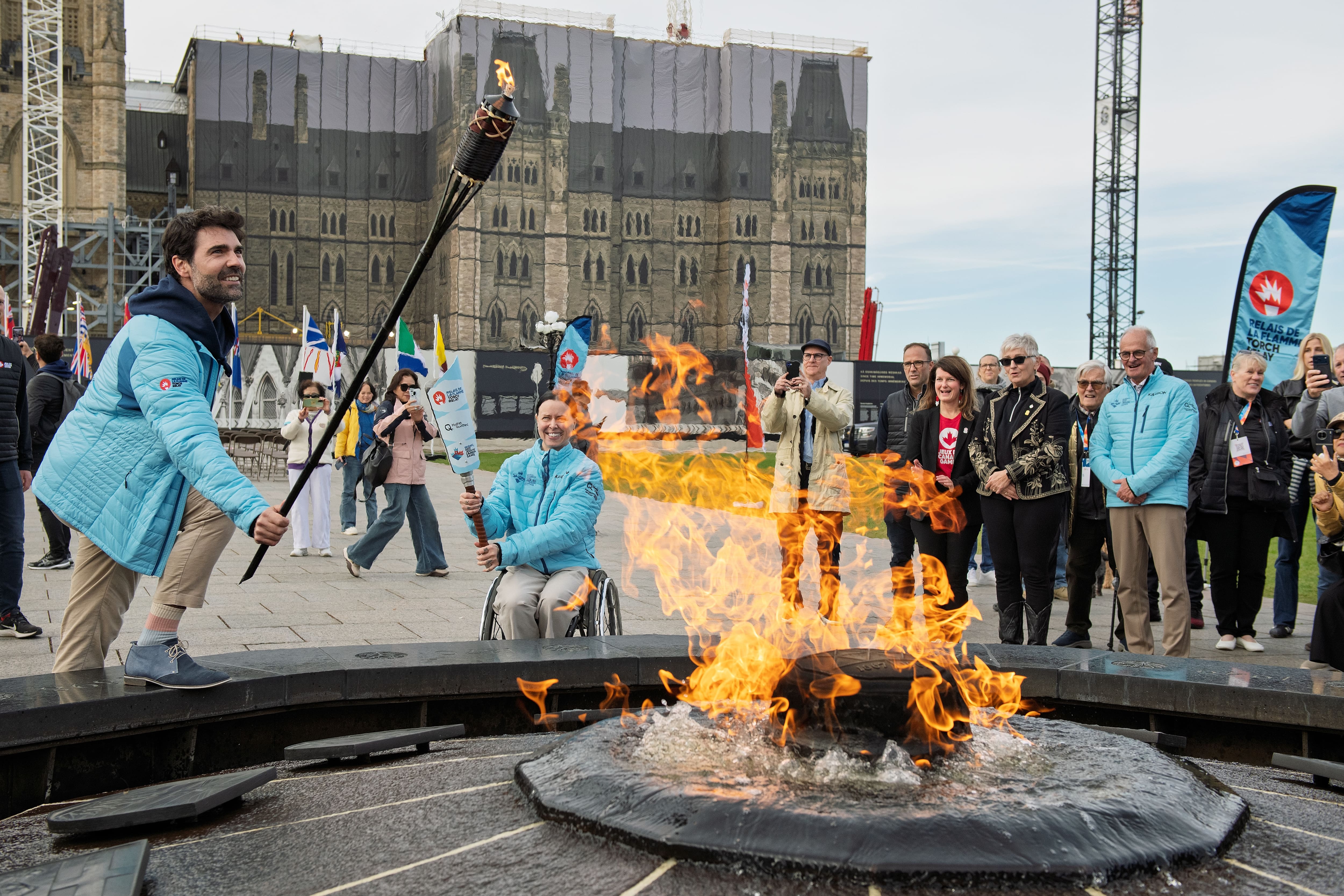 La flamme des Jeux du Canada a été allumée sur la Colline du Parlement à Ottawa
