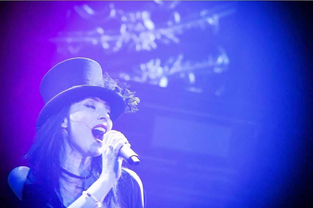 Queens of Rock: impériale Elyzabeth Diaga | JDM