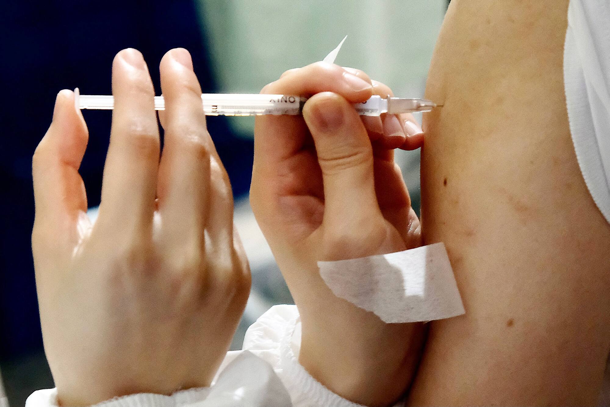 Les vaccins neutralisent l'ensemble des variants - Vimarsana News