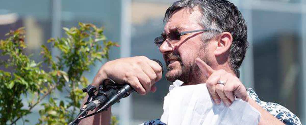 Complotiste: un «danger» pour la protection du public