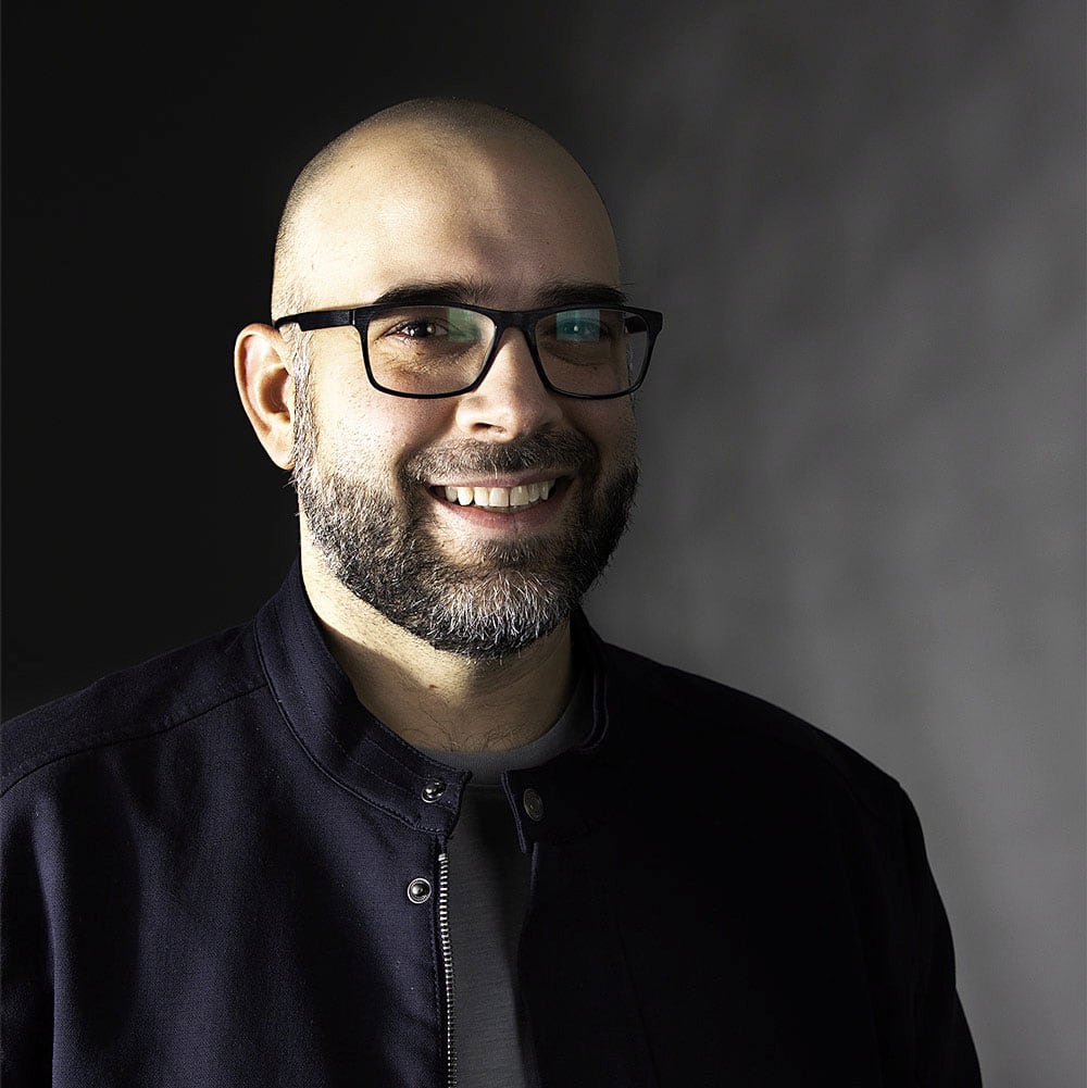 Histoires pour faire peur autour d&rsquo;un feu: d&eacute;couvrez le recueil effrayant de Mathieu Fortin