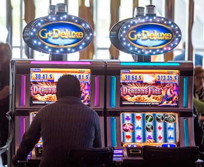 Una ganancia mejorada de mucho para LOTO-Québec