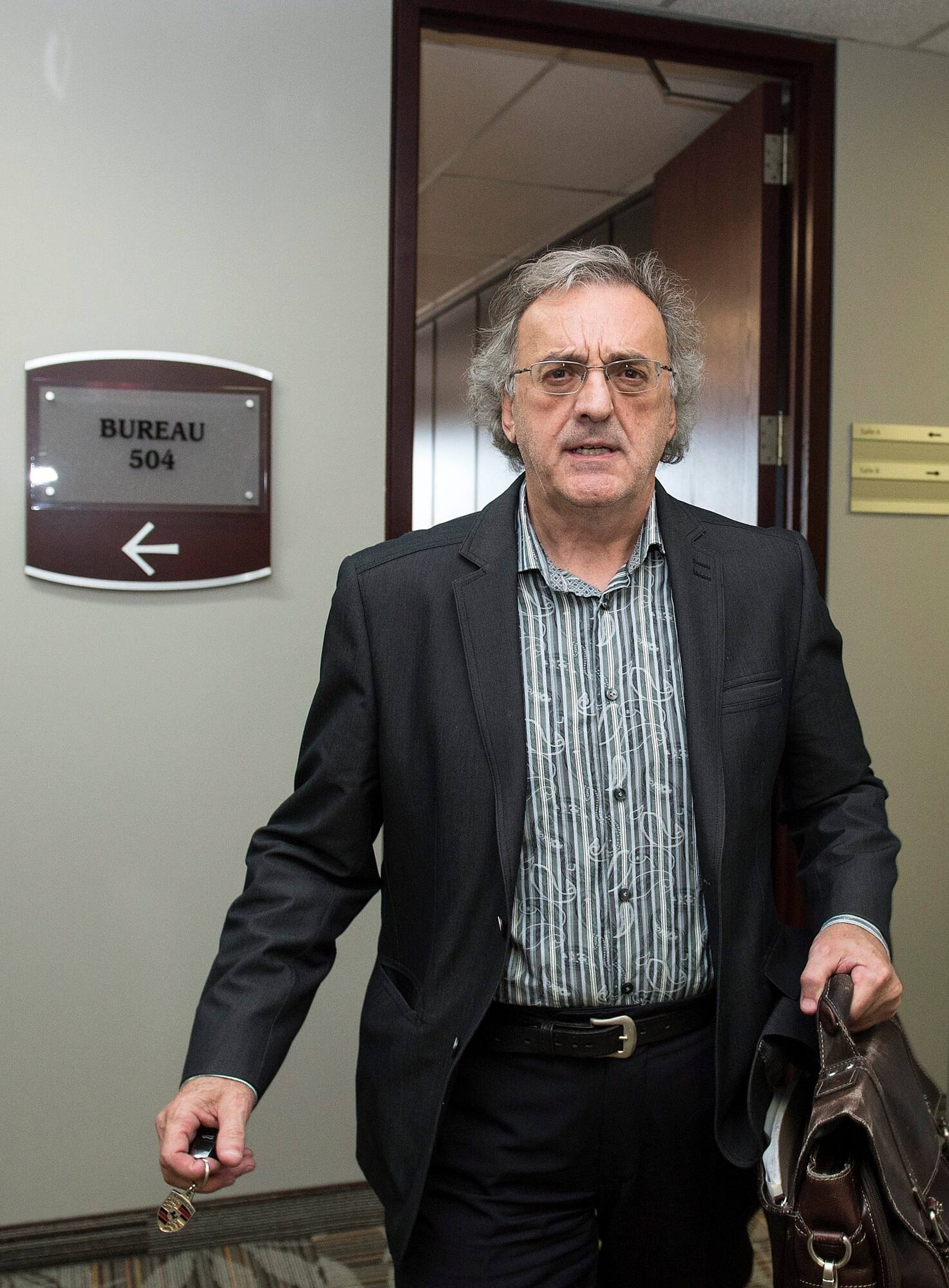 Un psychologue radi&eacute; jouait toujours au docteur