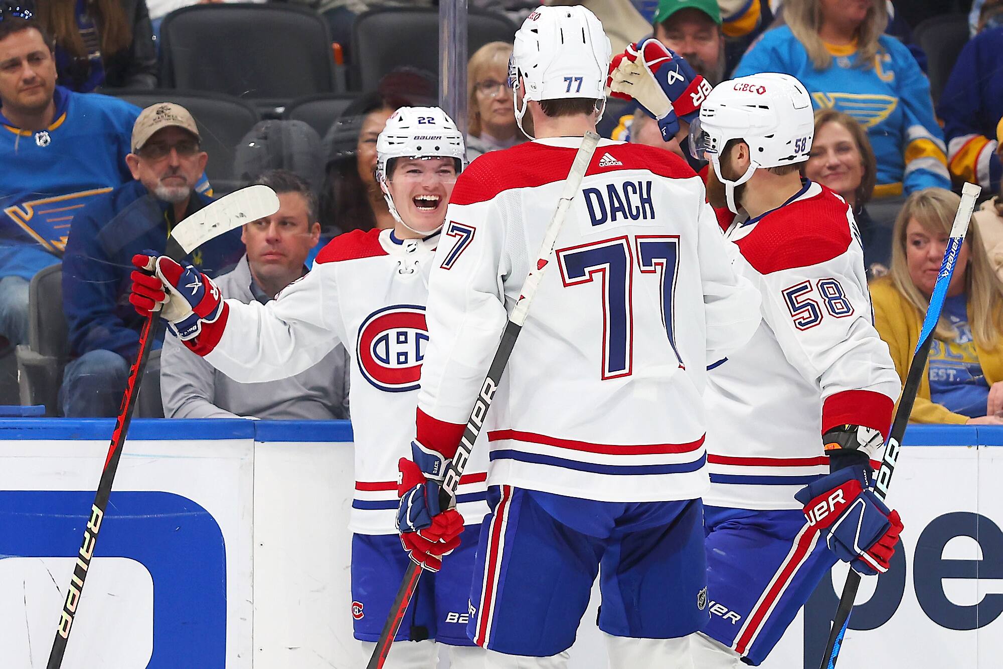 Canadien: l&rsquo;attaque massive donne signe de vie