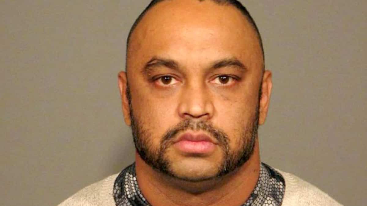 Nouveau procès parce qu’il est anglo