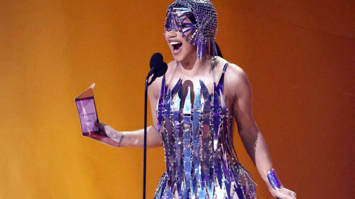 Beyonce, Cher et Cardi B portent avec élégance les tenues osées de Paco ...