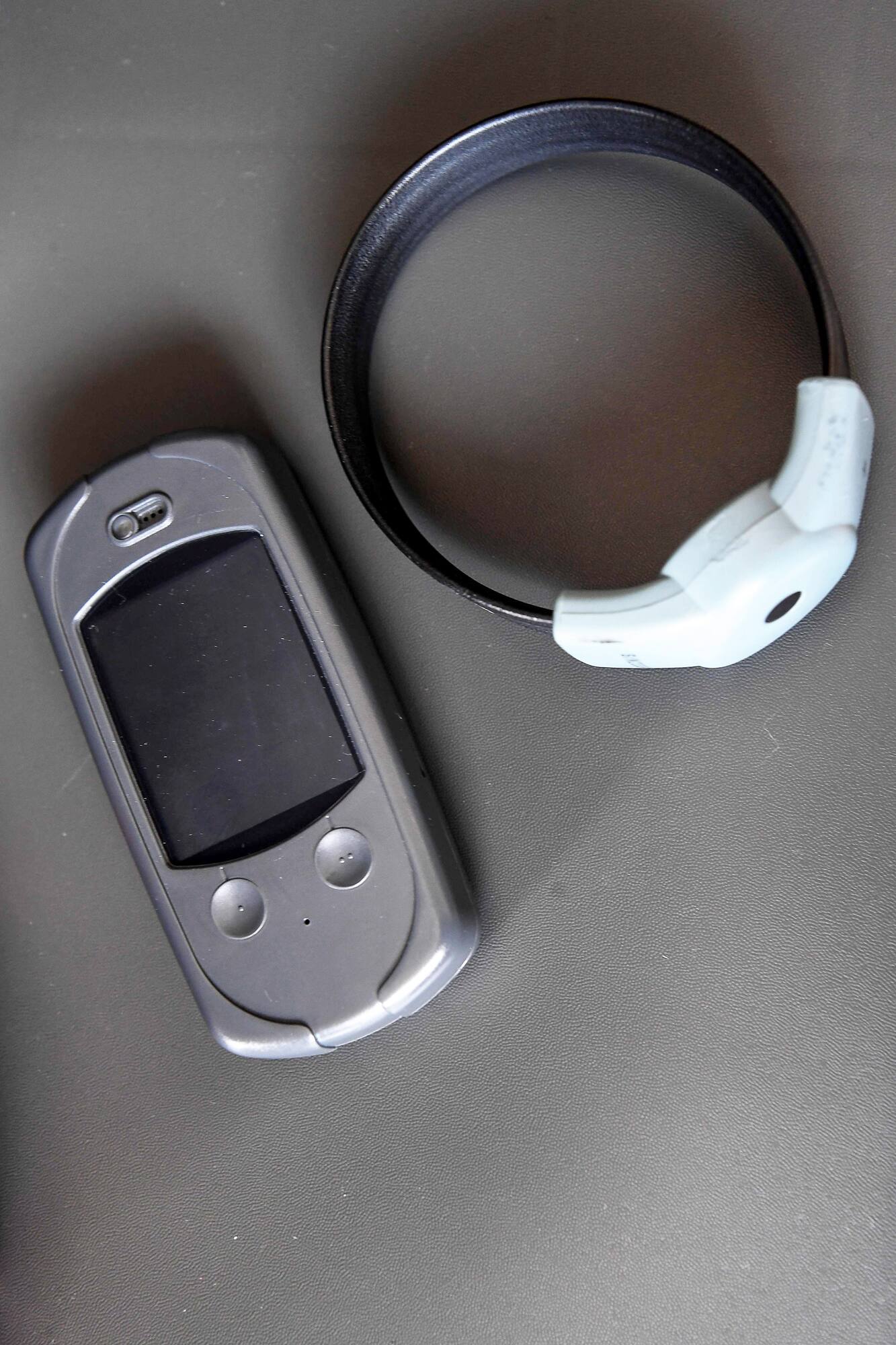 Bracelets anti-rapprochement: les conjoints violents seront surveill&eacute;s par le priv&eacute;