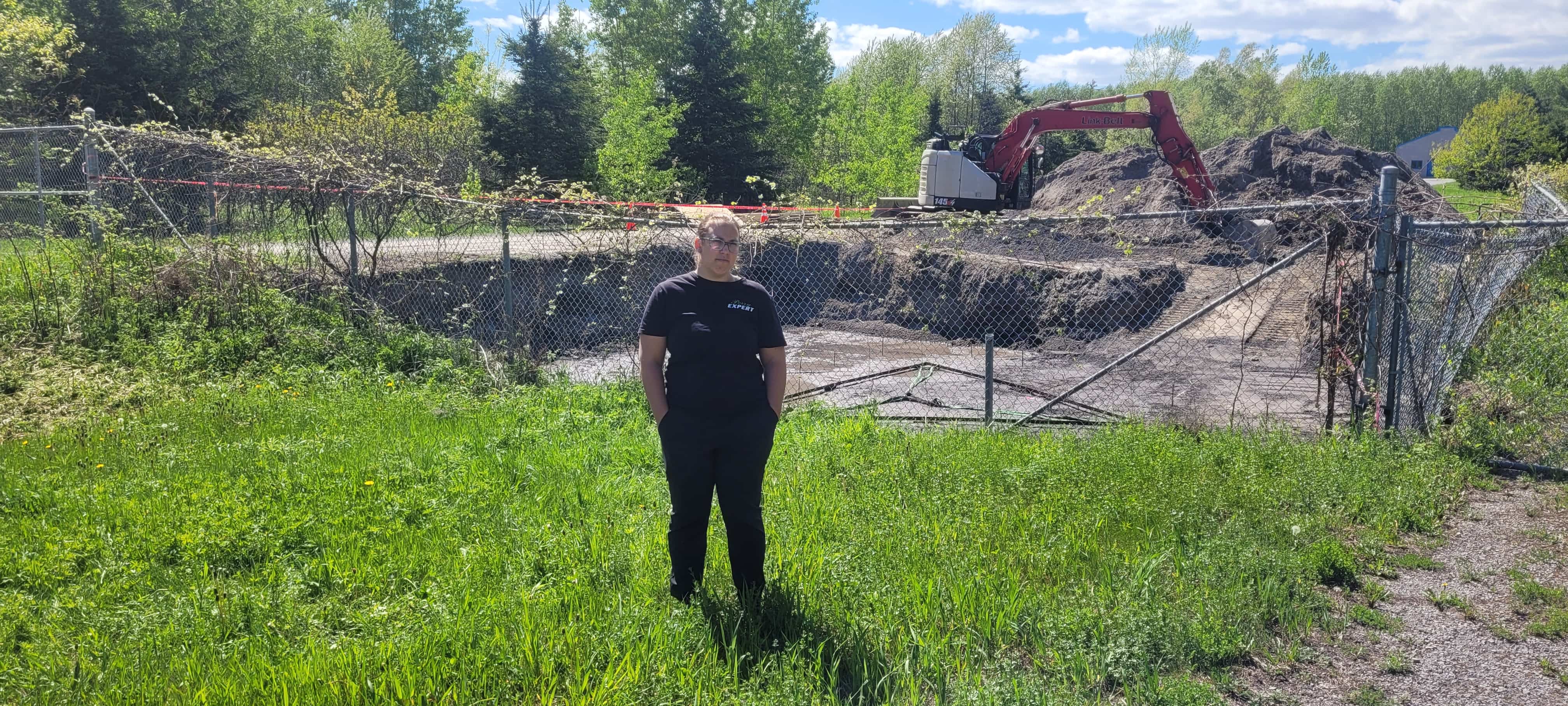 Des citoyens de Lanoraie dénoncent la construction d’une tour cellulaire près de leurs maisons