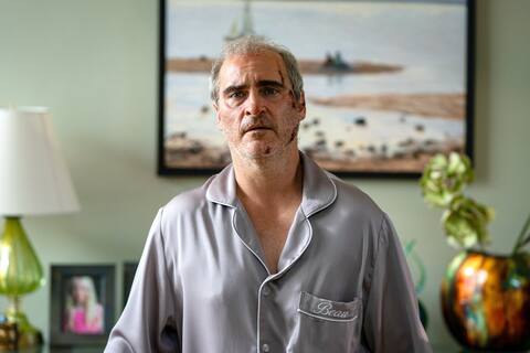 Joaquin Phoenix in a scene from Beau a Peur (Beau is Afraid).