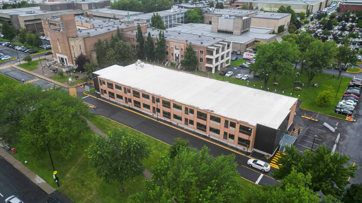 «Génération roulottes»: confrontés à une hausse record d’étudiants, les cégeps débordent