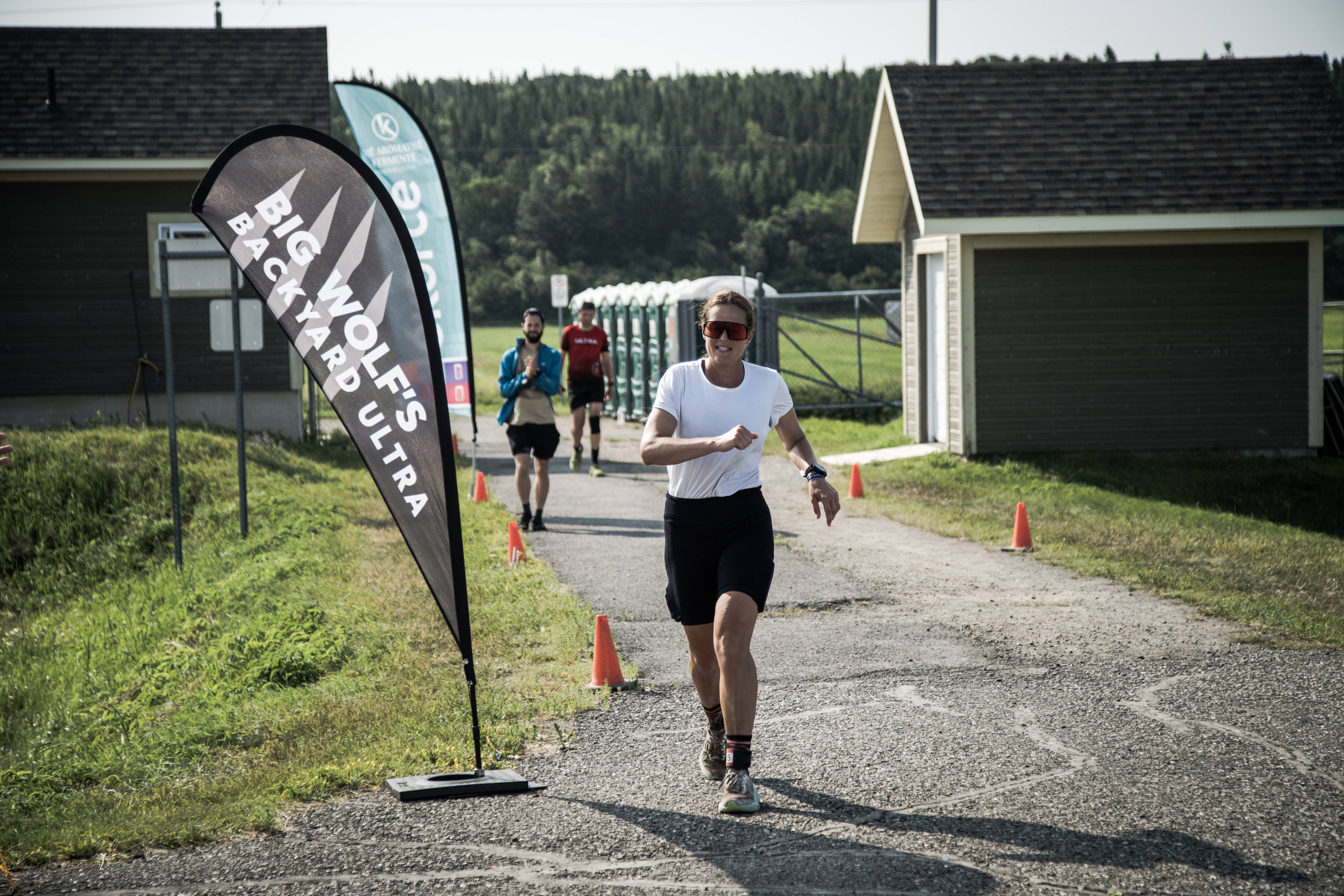 Une coureuse qu&eacute;b&eacute;coise franchit 315 km en moins de 48h dans une folle &eacute;preuve au Bas-Saint-Laurent