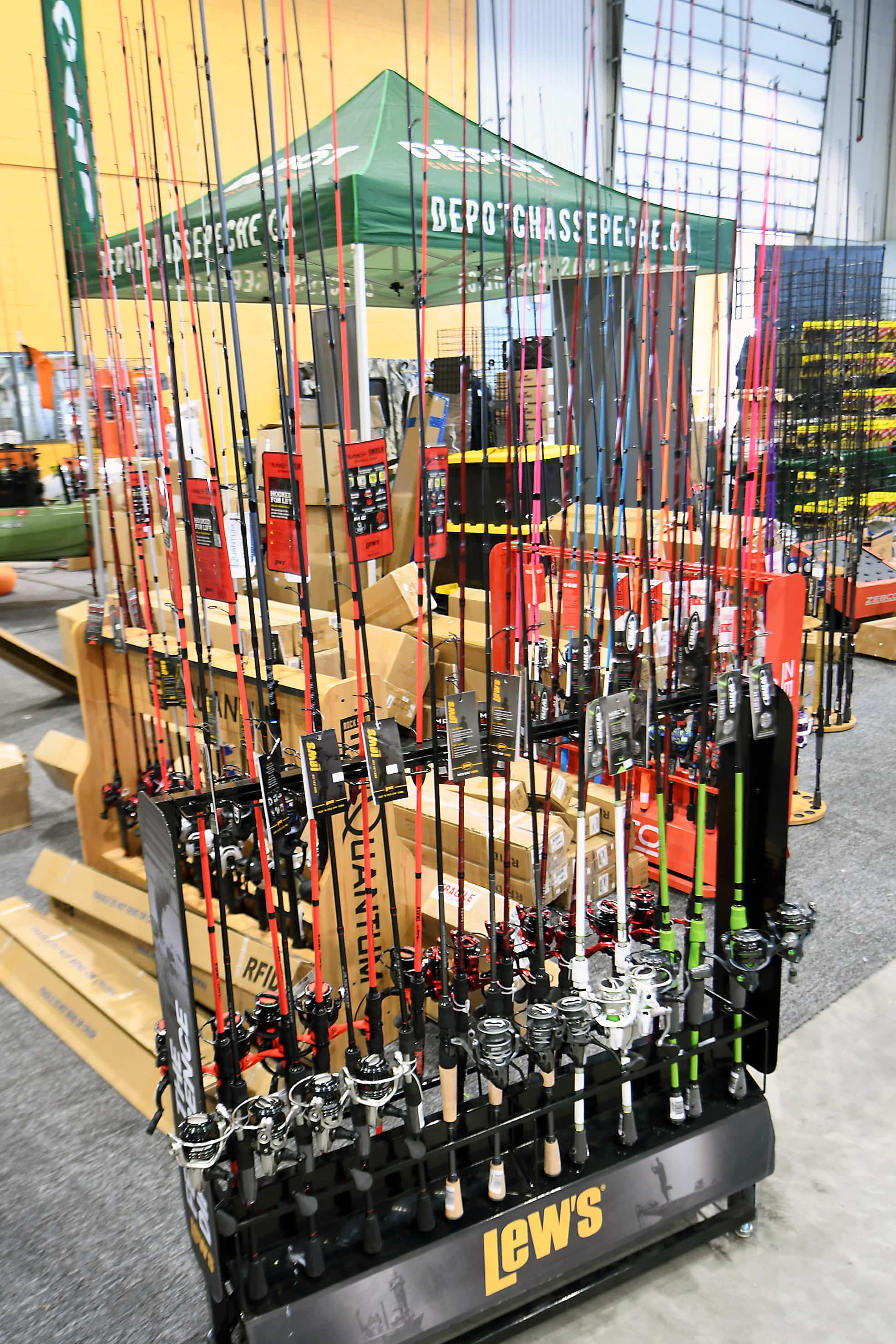 Uma imponente escolha de canne à pêche para os amadores