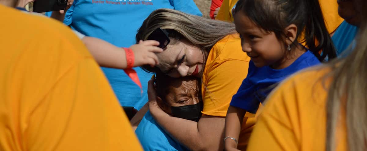 Undocumented girl sees mother for first time in 17 years Undocumented girl sees mother for first time in 17 years