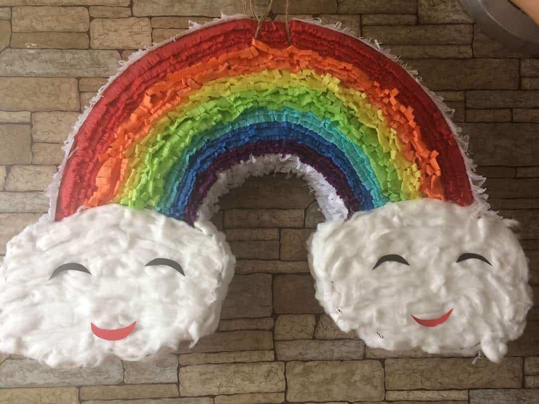 En Images Ca Va Bien Aller Pourquoi Pas Une Pinata Voici 25