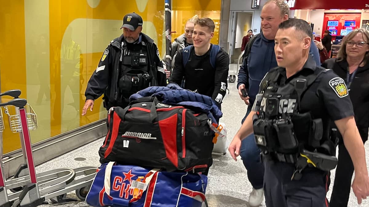 Ivan Demidov accueilli comme une rockstar par les partisans du CH