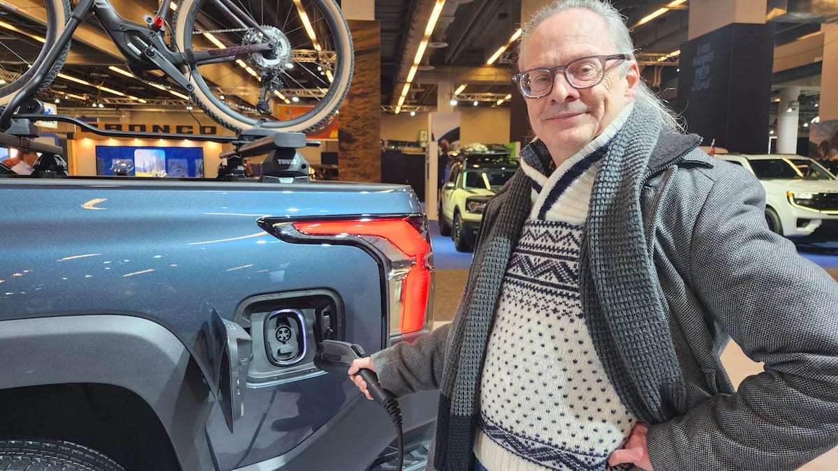 «Ça serait con de dire non»: les voitures électriques chinoises piquent la curiosité des Québécois