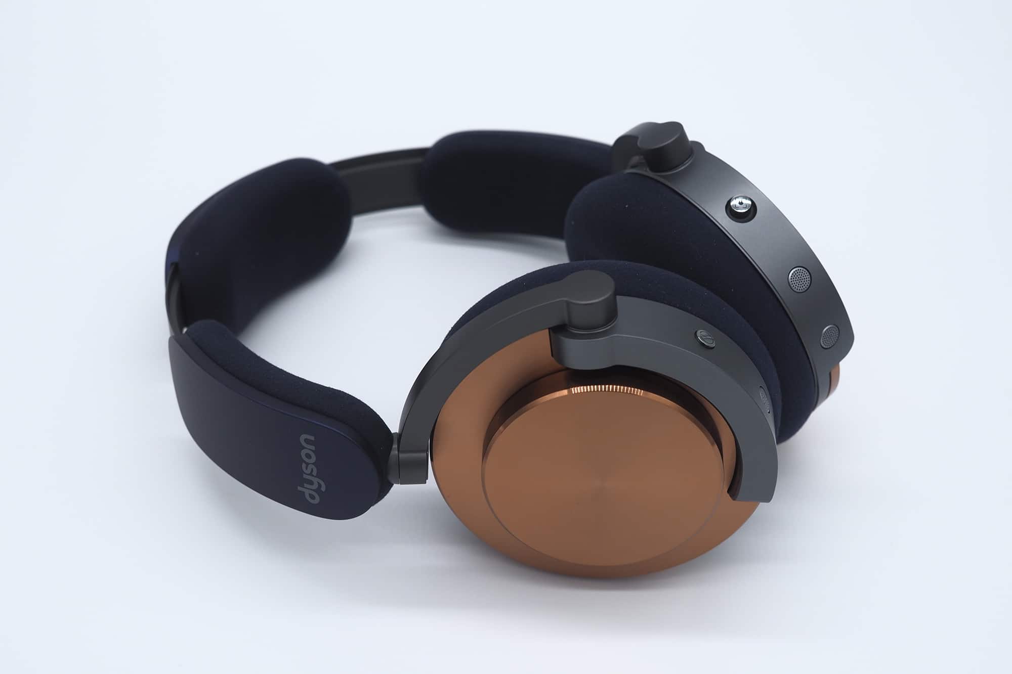 Test du casque Dyson OnTrac : attendez les rabais!